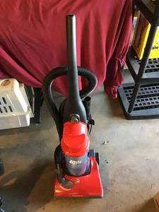 Dirt Devil Featherlite Bagless Vacuum