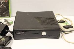 Xbox 360 Console With 2 Wireless Controllers And Games