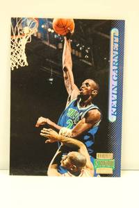 1996 Kevin Garnett # 59 Topps Basket Ball Card