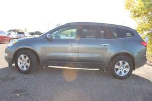 2011 Chevrolet Traverse LT - 2 OWNERS - Very clean