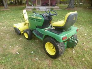 John Deere 345 Lawn Tractor