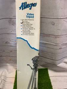 lot 16 image: Professional Video Tripod