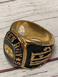 lot 17 image: Green Bay Packers Officially Licensed Oversize Ring (Rare)