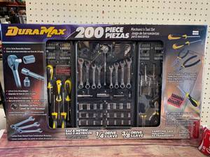 lot 33 image: New Massive Duramax 200pc Mechanics Tool Set