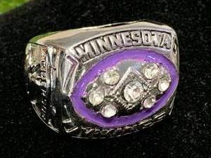 lot 41 image: Minnesota Vikings NFC Championship Ring Size 11
