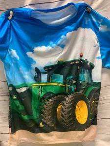 lot 56 image: New John Deere 8360R Shirt