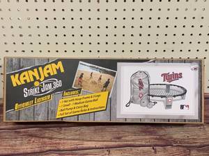 lot 62 image: New Minnesota Twins Straight Jam 360 Can Jam Game $59.95