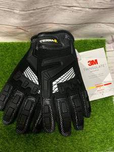 lot 81 image: New 3M Thinsulate Insulated Gloves Size Large