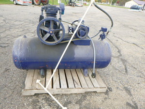 lot 19 image: Sears & Roebuck Air Compressor