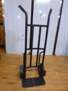 lot 42 image: New 2 Wheel Dolly