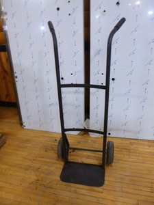 lot 43 image: New 2 Wheel Dolly
