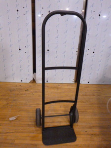 lot 46 image: New 2 Wheel Dolly