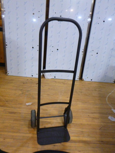 lot 47 image: New 2 Wheel Dolly