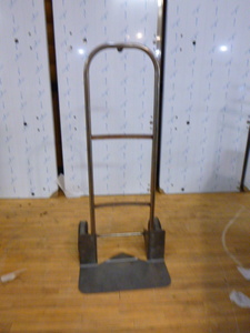 lot 48 image: New 2 Wheel Dolly