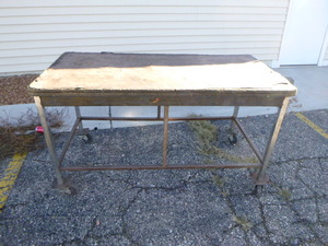 lot 72 image: Metal Work Bench on Casters