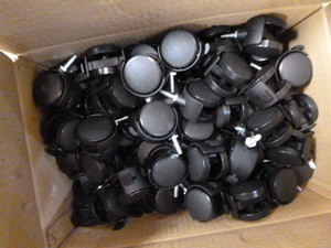lot 64 image: Box of Plastic  Casters