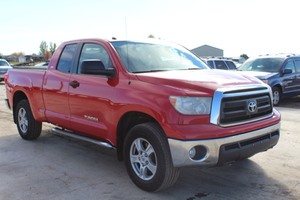 2010 Toyota Tundra Double Cab SR5 4x4 - 2 Owners -