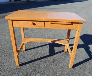 lot 28 image: Vintage Mid Century Oak Desk