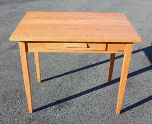 lot 26 image: Vintage Mid Century Oak 1 Drawer Desk Table