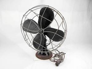 lot 9 image: Vintage Mid Century Emerson Electric 17 Inch 3 Speed Electric Fan