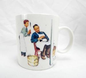 lot 187 image: Set of 4 Vintage Norman Rockwell Museum Art Mugs