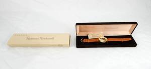 lot 183 image: Vintage 1989 Classic Moments Collectors Edition Norman Rockwell Pride of Parenthood Watch