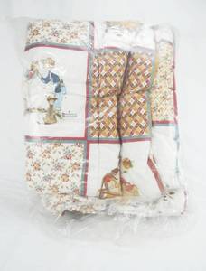 lot 181 image: Vintage 1981 ERO Industries Norman Rockwell Four Season Sleeping Bag