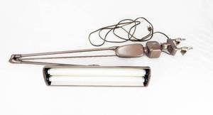 lot 177 image: Vintage Industrial Dazor Floating Fixture Model 2134 Adjustable Clamp On Table Lamp