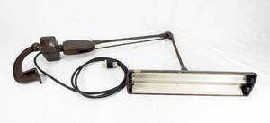 lot 178 image: Vintage Industrial Dazor Floating Fixture Model P-2124-16 Adjustable Clamp On Table Lamp