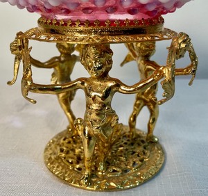 lot 164 image: Vintage Bowl on a Golden Stand