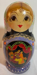 lot 108 image: Russian Nesting Dolls Set