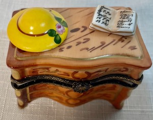 lot 155 image: Limoges Trinket Box