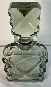 lot 137 image: Gorgeous Dabber - Perfume Bottle