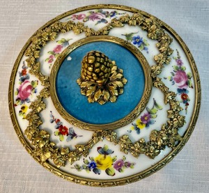 lot 138 image: Ornate Decorative Trinket Box