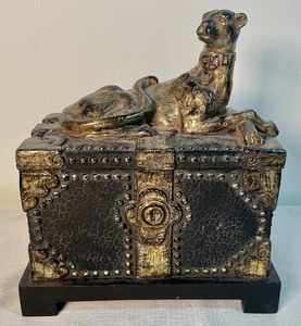 lot 135 image: Delightful Decorative Trinket Box