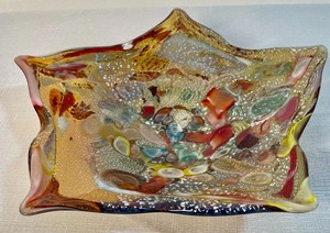 lot 132 image: Art Glass Dish
