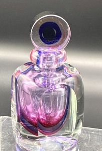 lot 8 image: Beautiful Art Glass Dabber Bottle