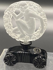 lot 3 image: CIO Czech Handmade Nude Art Deco Perfume Bottle
