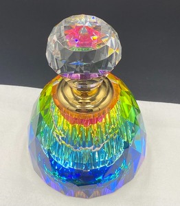 lot 15 image: Prism Cut Truly Stunning Dabber Bottle