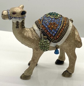 lot 34 image: Three Animal Figurine Bedazzled Trinket Boxes