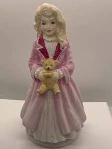 lot 37 image: Royal Doulton Figurine Faith