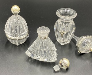 lot 183 image: Two Decorative Dabber Bottles and One Trinket Box