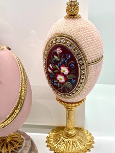 lot 175 image: Egg Trinket Boxes and More