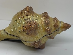 lot 278 image: Mermaid and Seashell Figurine Trinket Boxes