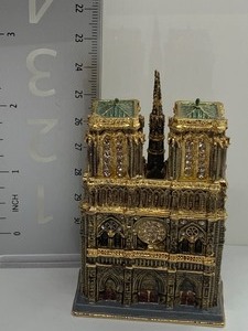 lot 275 image: Bejeweled Churches of the World Trinket Box- Norte Dame