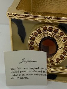 lot 272 image: Wendy Reed Trinket Box- Jacqueline