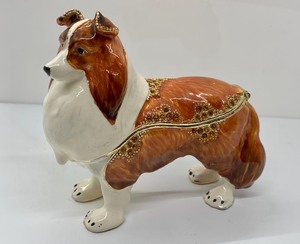 lot 260 image: Collie Dog Figurine Trinket Box