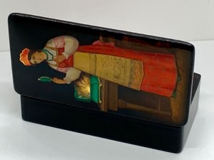 lot 196 image: Russian Lacquer Box