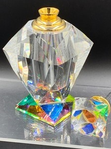 lot 188 image: Gorgeous Prism Dabber Perfume Bottle