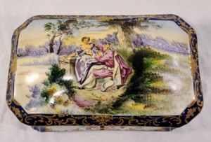 lot 53 image: R&S German Porcelain Trinket Box